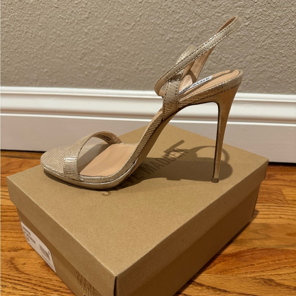 Steve Madden Wafer Women’s Metallic Open Toe Pumps